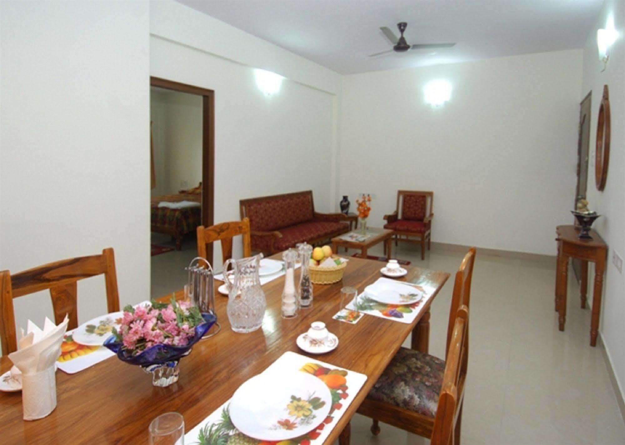 Oyo 6110 Thalassa Suites Bangalore Luaran gambar