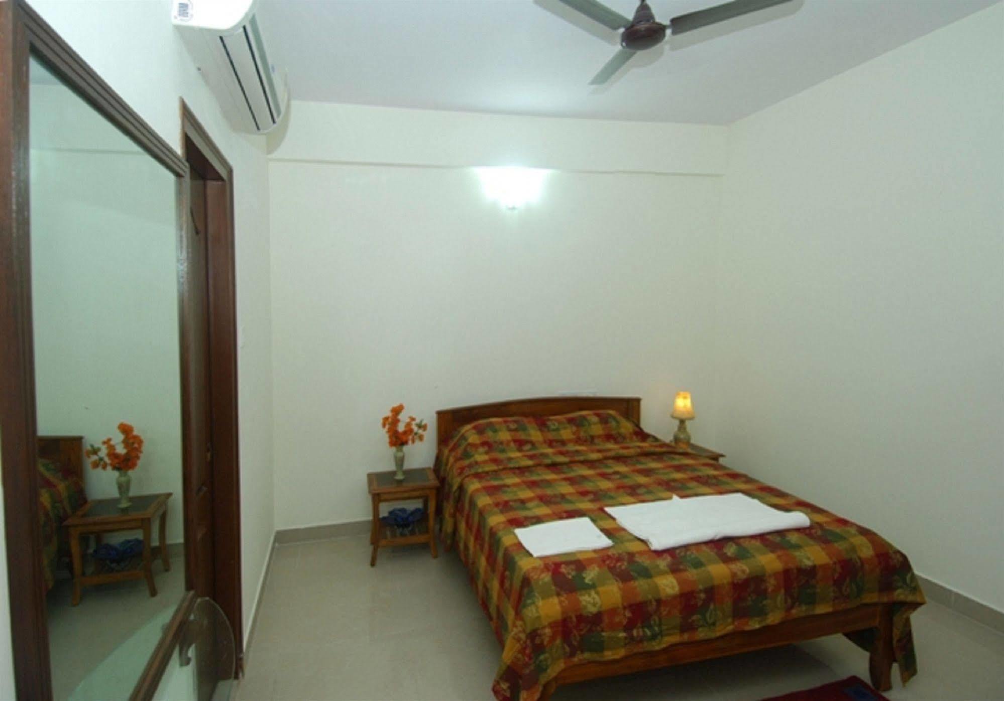 Oyo 6110 Thalassa Suites Bangalore Luaran gambar