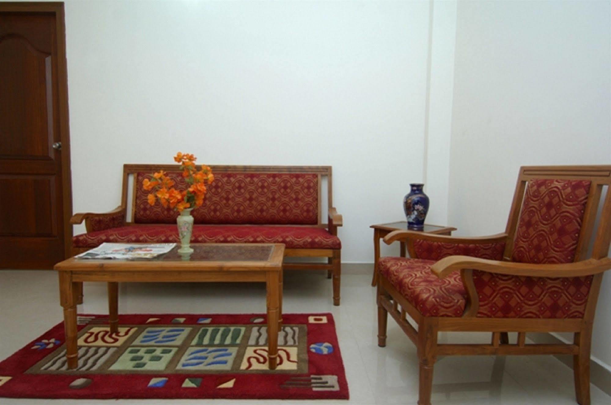Oyo 6110 Thalassa Suites Bangalore Luaran gambar
